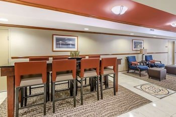Comfort Inn & Suites Convention Center