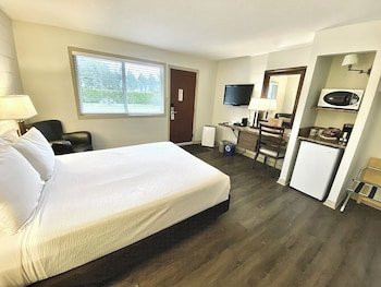 Arbutus Grove Motel