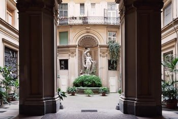 Arenula Suites
