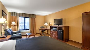 Grand Hotel at Bridgeport