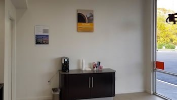 Motel 6 Alma