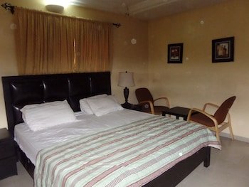 Cristabol Place Hotel