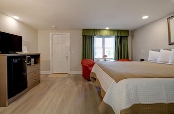 Skaket Beach Motel