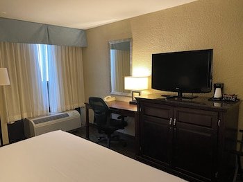 Troy Inn & Suites