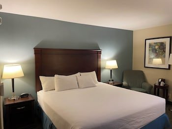 Troy Inn & Suites