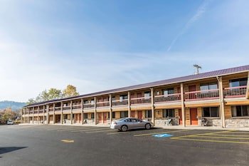 Econo Lodge Inn & Suites Kalispell