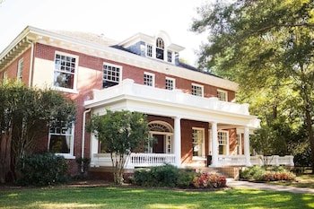 Huffman Manor Inn