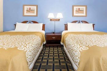 Days Inn by Wyndham Plymouth