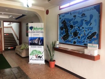 Hostal Los Algarrobos