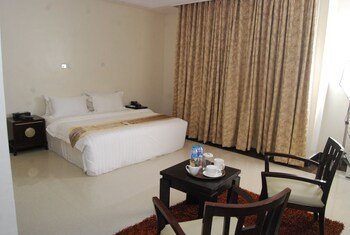 Grandbee Apartment and Residence