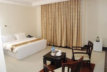 Grandbee Apartment and Residence