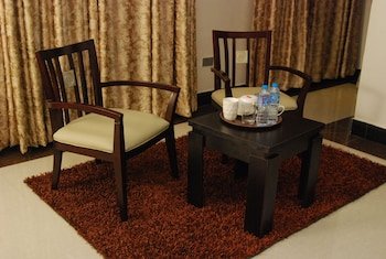 Grandbee Apartment and Residence