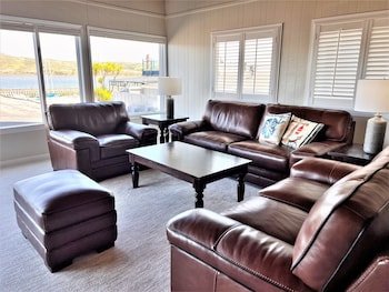 Tomales Bay Lodge & Marina
