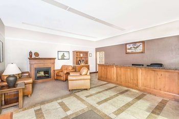 Super 8 by Wyndham Salina/Scenic Hills Area
