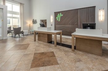 Holiday Inn & Suites Memphis - Wolfchase Galleria