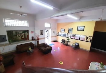 Hotel Morales Inn