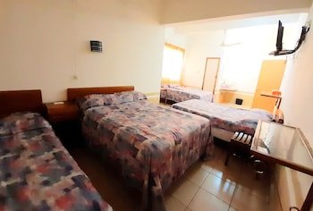 Hotel Morales Inn