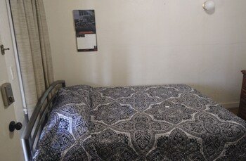 Shasta Motel