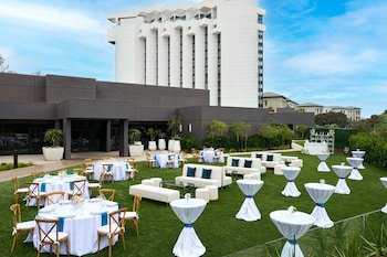 VEA Newport Beach, A Marriott Resort & Spa