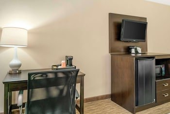 Quality Inn & Suites Monroe