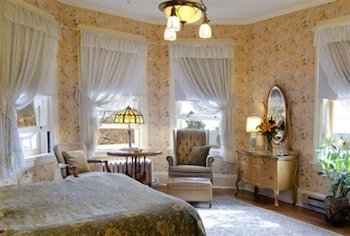 Rittenhouse Inn