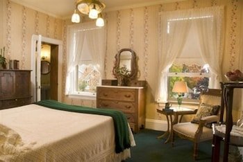 Rittenhouse Inn