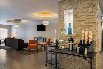 Comfort Suites