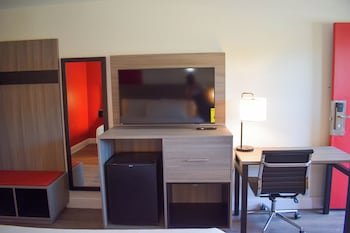 Ramada by Wyndham Cleveland Airport West