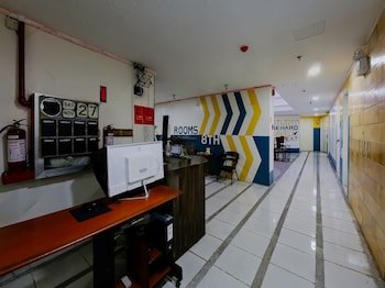 Crowne One Condo by Oyo Rooms
