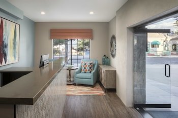 Wave Street Inn