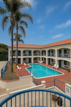 Lyef Inn & Suites by AGA, Lax Airport