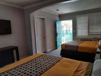 Lyef Inn & Suites by AGA, Lax Airport