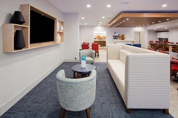 Holiday Inn Express & Suites Dickinson
