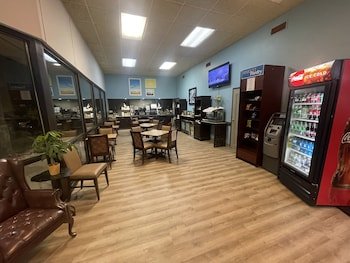Days Inn by Wyndham Lake Park/Valdosta