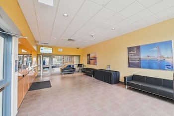 Residence & Conference Centre - Welland