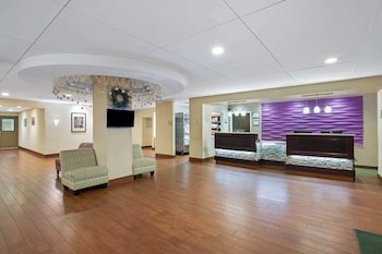 La Quinta Inn & Suites by Wyndham Springfield MA