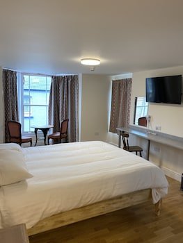 The Grand Harbour Hotel