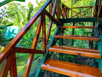 Las Caletas Lodge