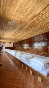 Ba Be Lakeside Bungalow