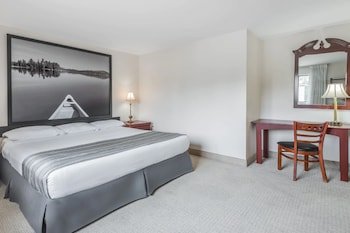 Super 8 by Wyndham Guelph