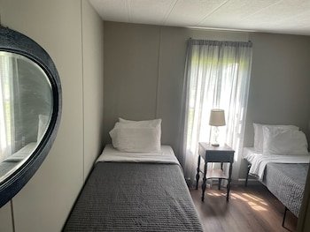 Wachapreague Inn - West End House
