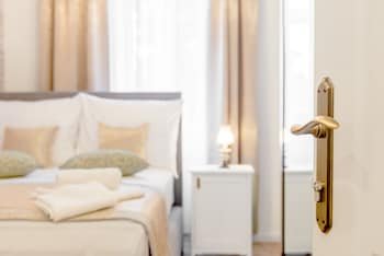 Le Monde Luxury Accommodation