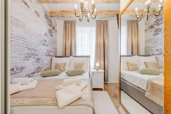 Le Monde Luxury Accommodation