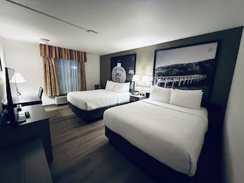Super 8 by Wyndham Dawson Creek