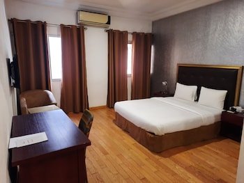 Ngaliema Resort Club