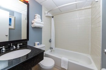 Harbor Town Inn