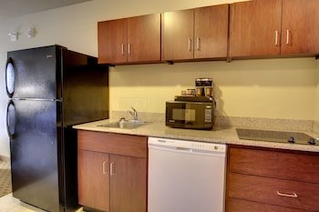 Cobblestone Inn & Suites Rugby