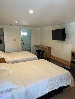 The Happy Bear Motel