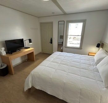 Lake Ridge Hotel