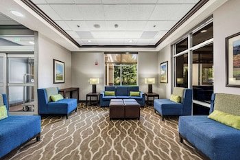 Comfort Inn & Suites Logan Near University
